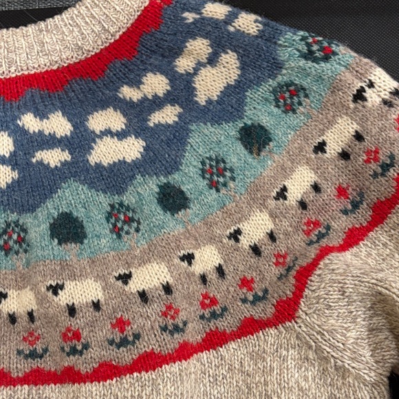 Eddie Bauer Beige Sweater with Blue and Red Pattern - Picture 5 of 5